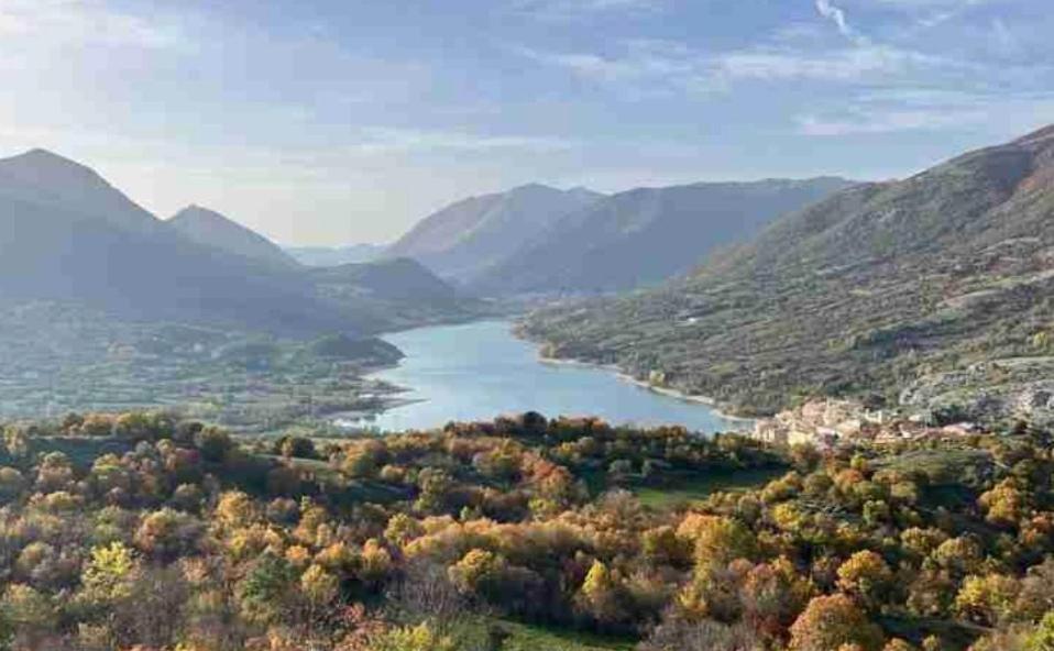Casa Vacanze Al Castello Villetta Barrea Exterior foto